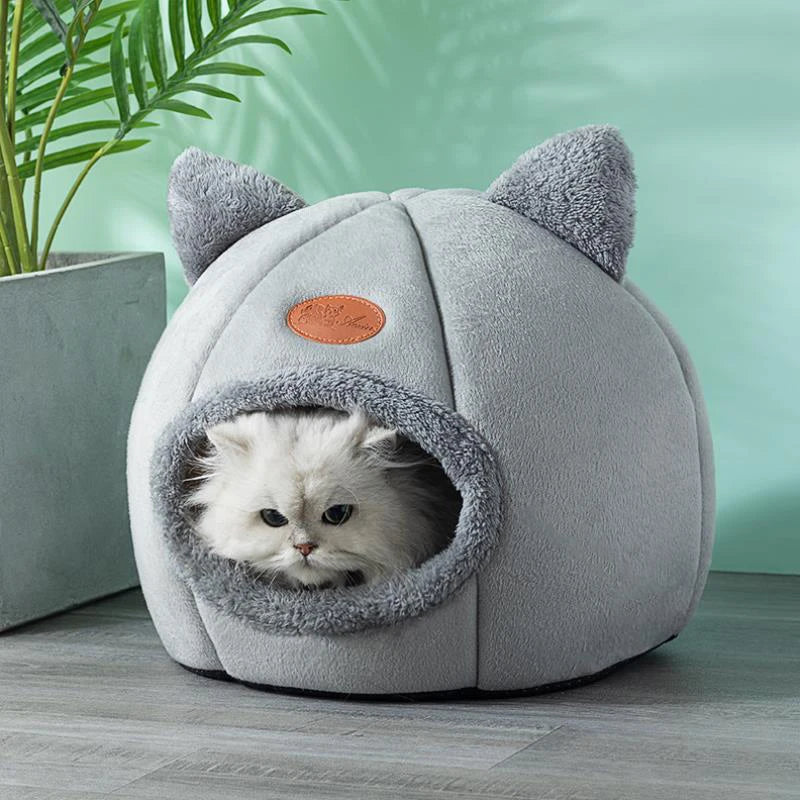Winter Cozy Cave Bed – Cat & Small Dog Comfort Nest
